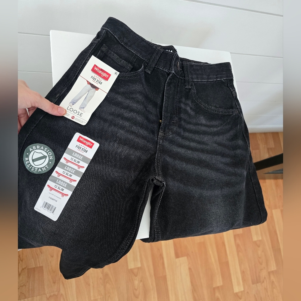 Nwt Wrangler Kids Size 12 slim loose fit Black jeans